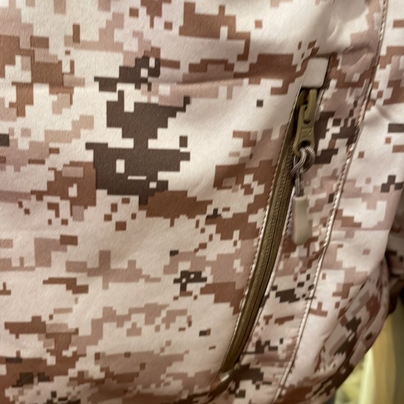 Digital camouflage jacket - Picture 7 of 16